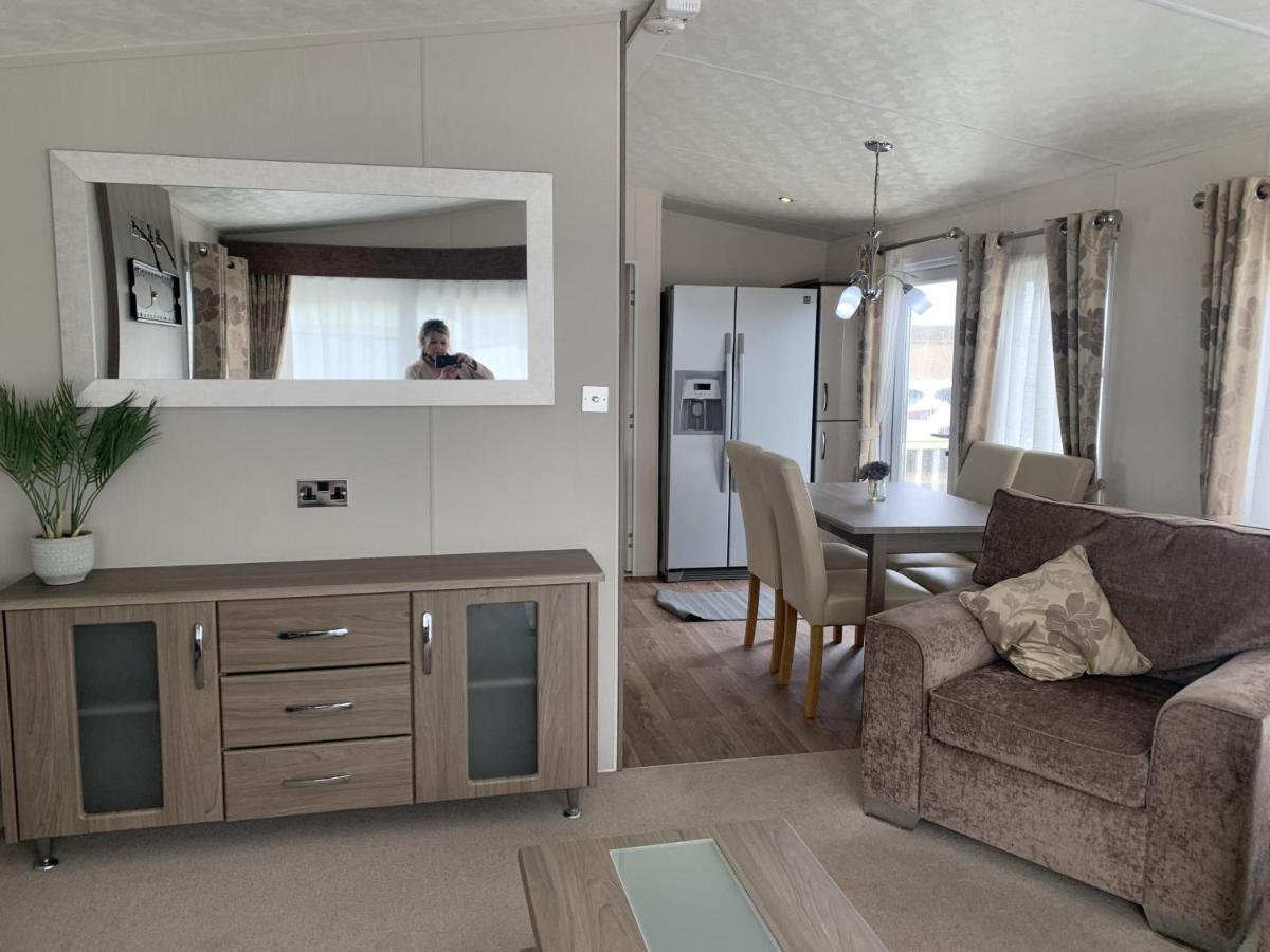 Beautiful 6 Berth Caravan By The Beach In Suffolk Ref 40076Nd Лоустофт Экстерьер фото