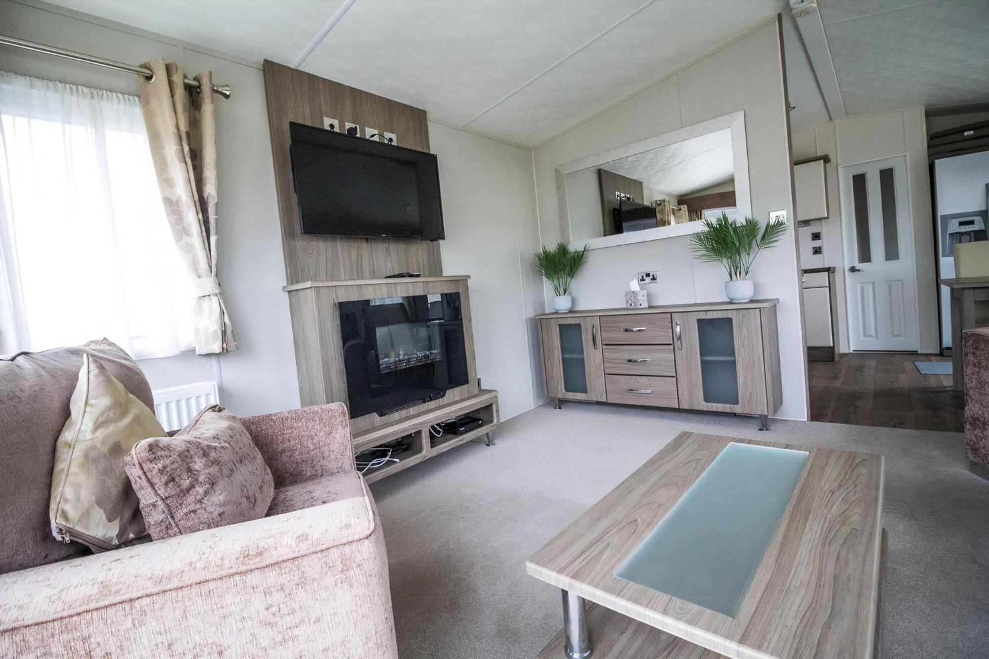 Beautiful 6 Berth Caravan By The Beach In Suffolk Ref 40076Nd Лоустофт Экстерьер фото