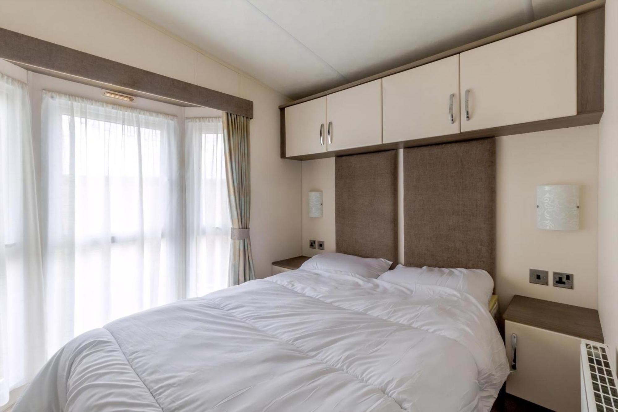 Beautiful 6 Berth Caravan By The Beach In Suffolk Ref 40076Nd Лоустофт Экстерьер фото
